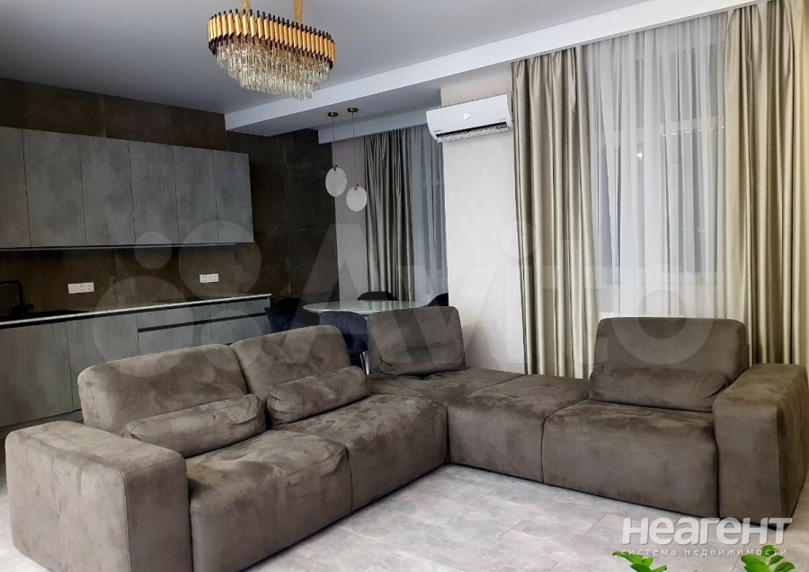 Продается Многокомнатная квартира, 140 м²