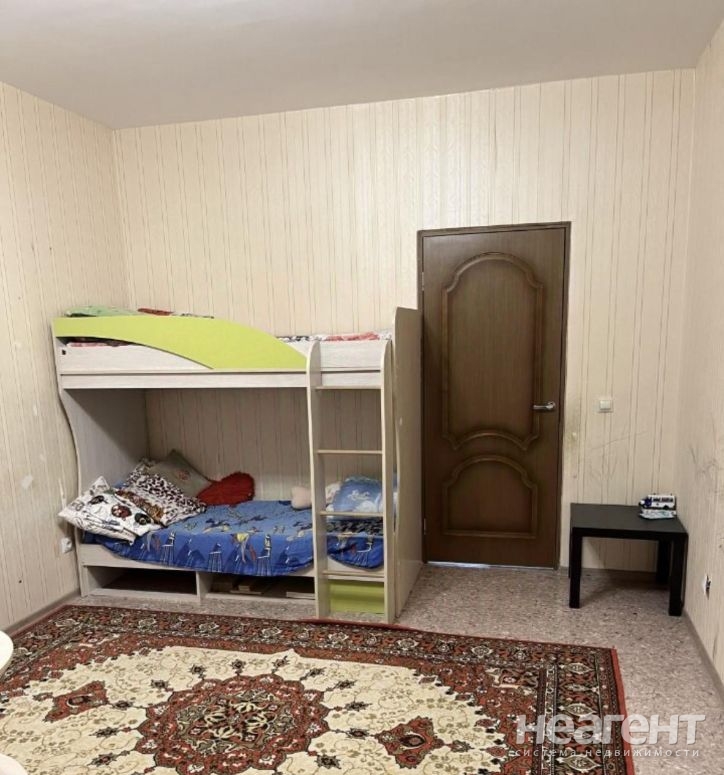 Продается 1-комнатная квартира, 45 м²