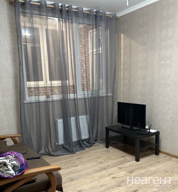 Сдается 1-комнатная квартира, 38 м²