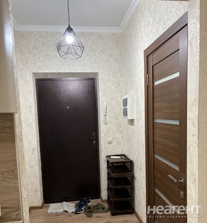 Сдается 1-комнатная квартира, 38 м²