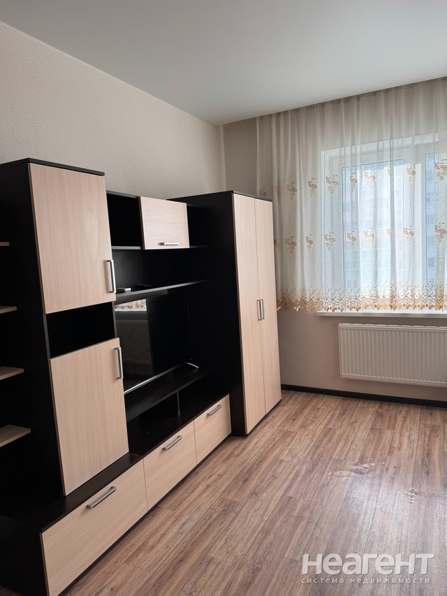 Сдается 1-комнатная квартира, 37 м²