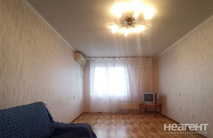 Продается 1-комнатная квартира, 40 м²