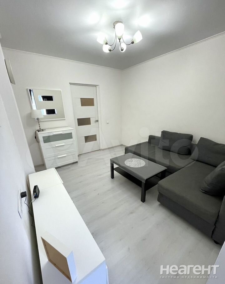 Продается 1-комнатная квартира, 43 м²