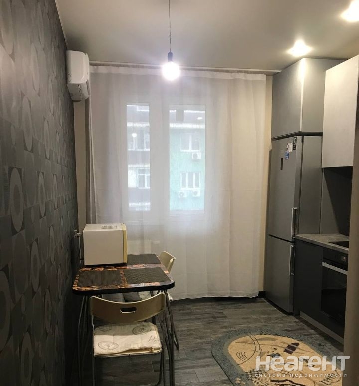 Сдается 1-комнатная квартира, 39 м²