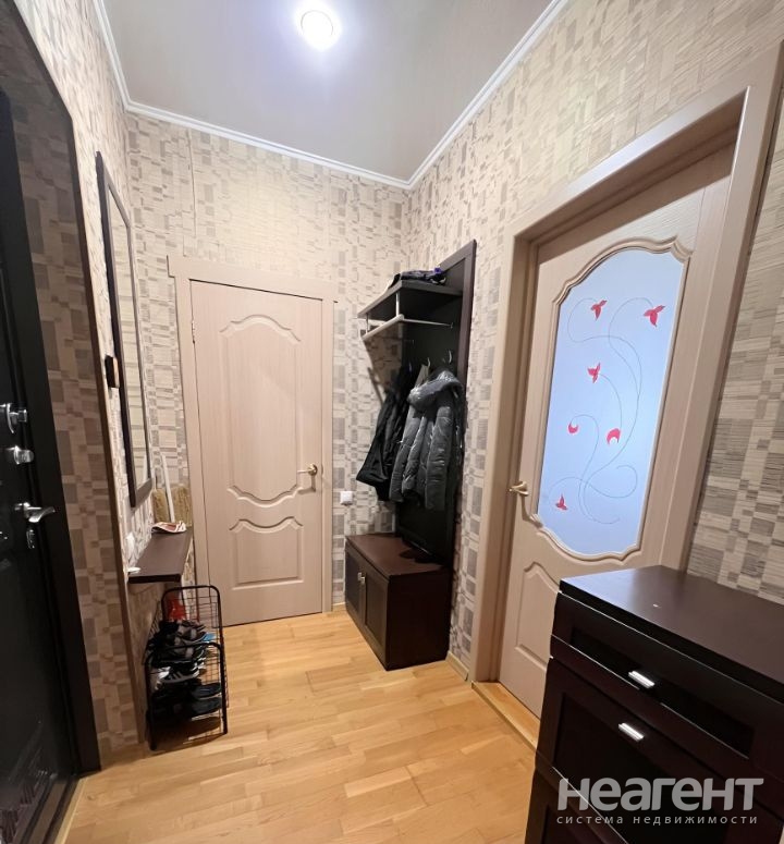 Продается 1-комнатная квартира, 37,6 м²