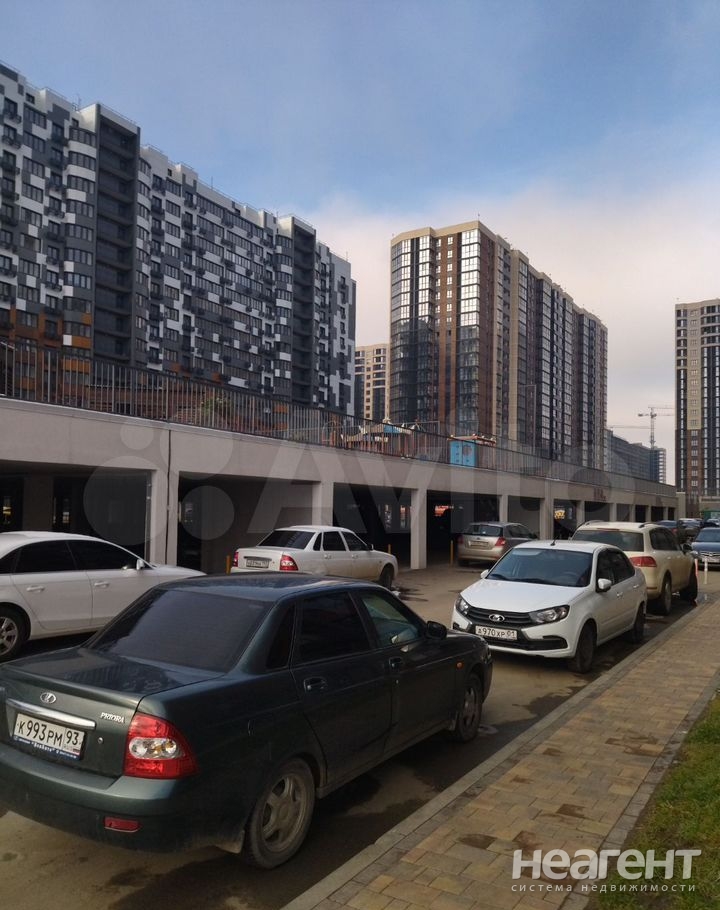 Продается 1-комнатная квартира, 39 м²