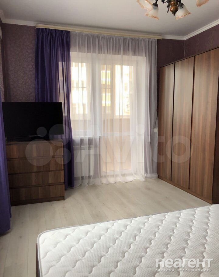 Продается 2-х комнатная квартира, 77 м²