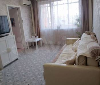 Продается Многокомнатная квартира, 61 м²