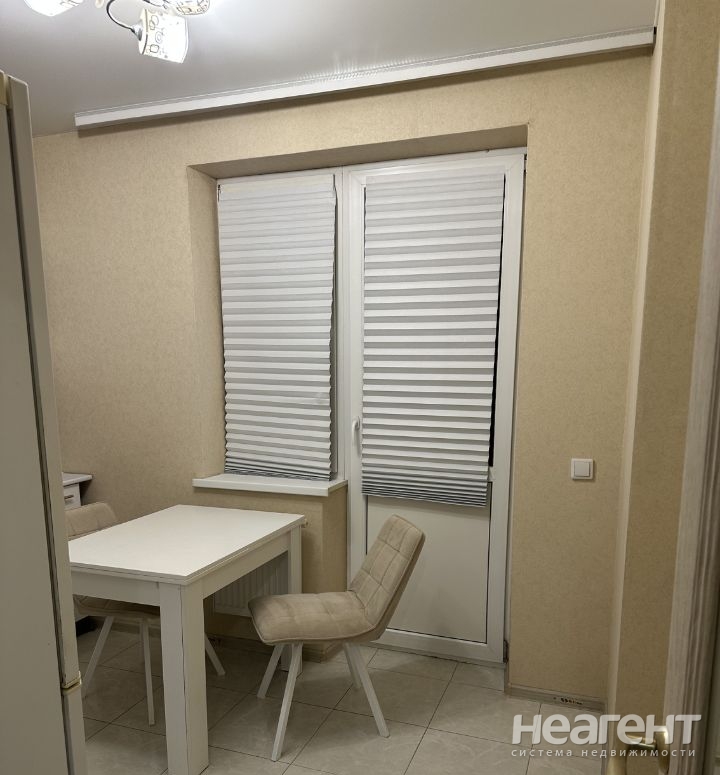 Сдается 1-комнатная квартира, 40 м²