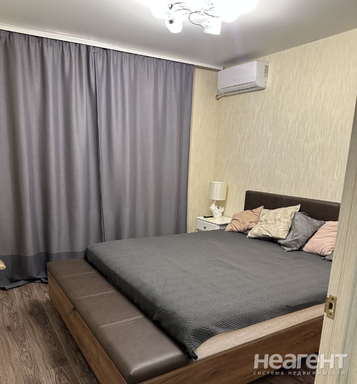 Сдается 1-комнатная квартира, 40 м²