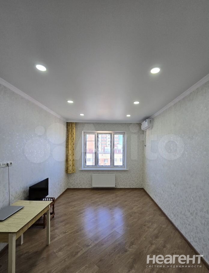 Продается 1-комнатная квартира, 38 м²