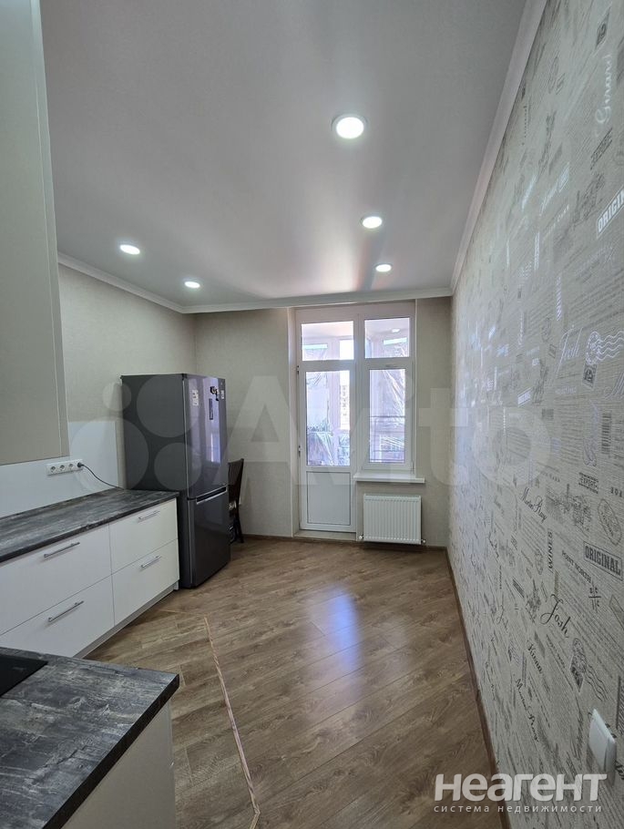 Продается 1-комнатная квартира, 38 м²