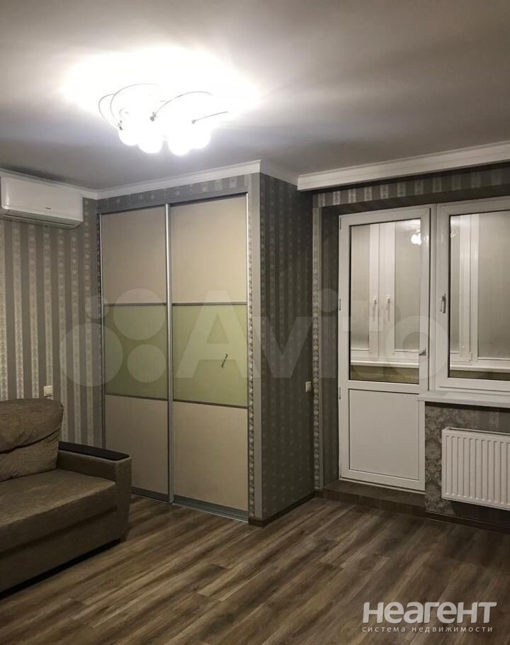 Сдается 1-комнатная квартира, 47 м²