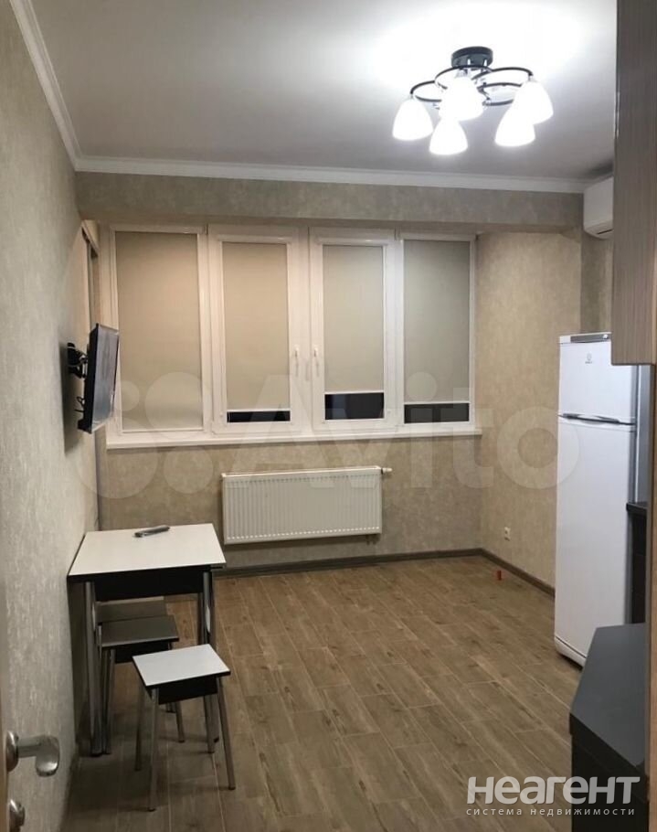 Сдается 1-комнатная квартира, 47 м²