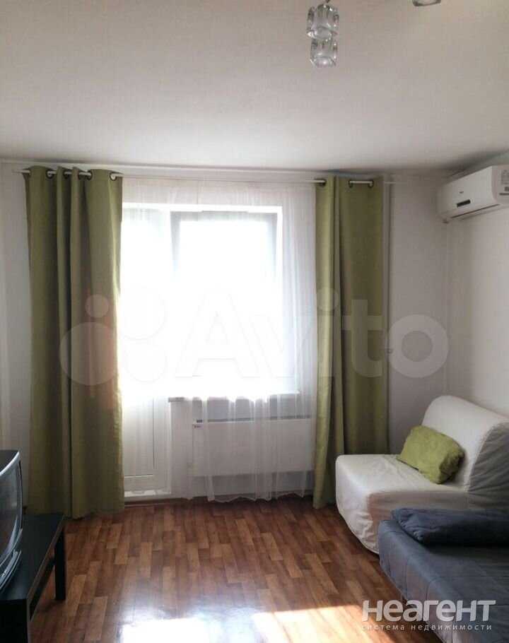 Сдается 1-комнатная квартира, 40 м²