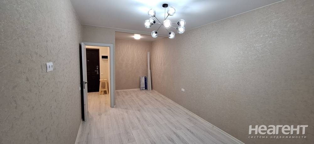 Продается 1-комнатная квартира, 40 м²