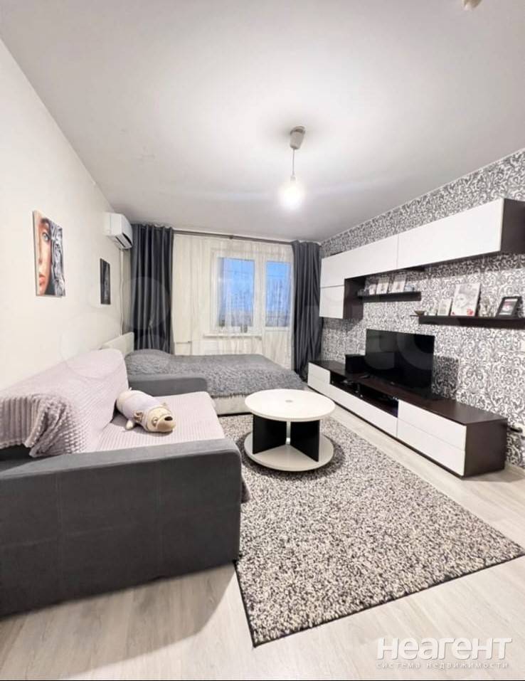 Продается 1-комнатная квартира, 37,5 м²