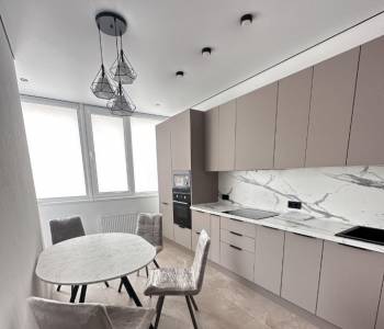 Сдается 1-комнатная квартира, 42 м²