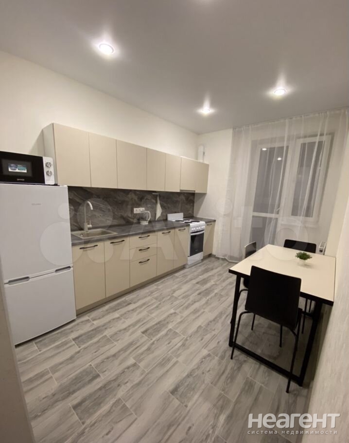 Сдается 1-комнатная квартира, 41 м²