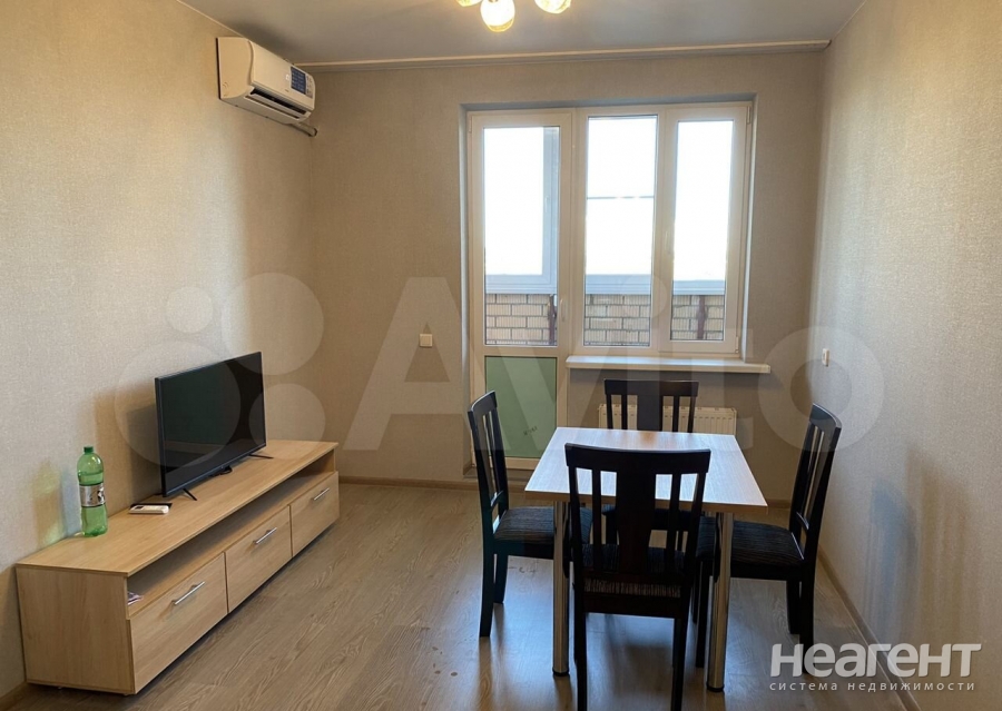 Сдается 1-комнатная квартира, 38 м²