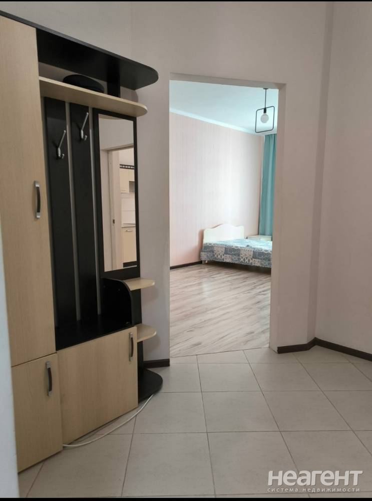 Сдается 1-комнатная квартира, 50 м²