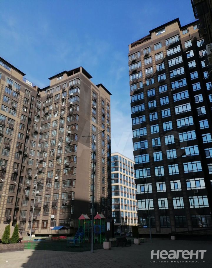 Продается 1-комнатная квартира, 50 м²