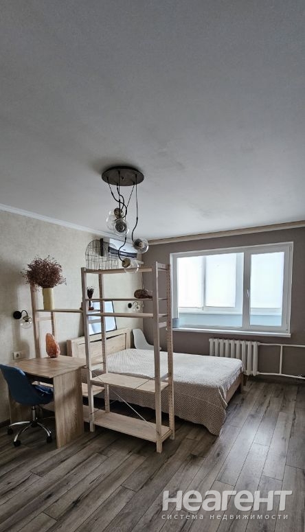 Продается 1-комнатная квартира, 42 м²