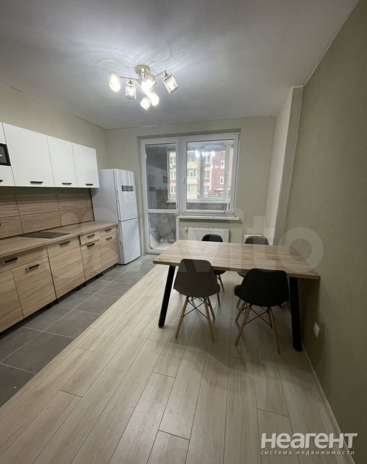 Сдается 2-х комнатная квартира, 61 м²