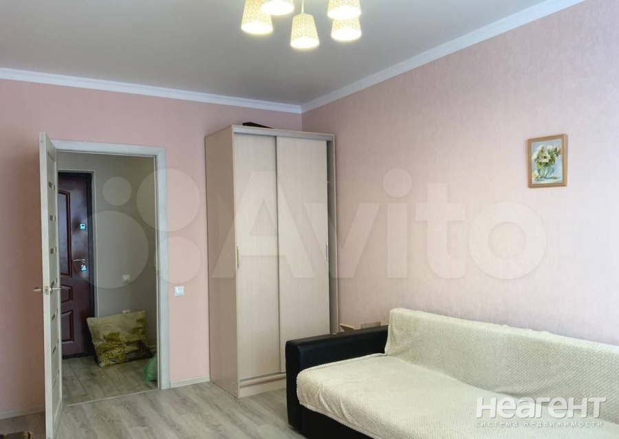 Продается 1-комнатная квартира, 42,6 м²