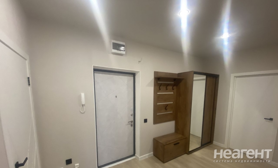 Сдается 2-х комнатная квартира, 64 м²