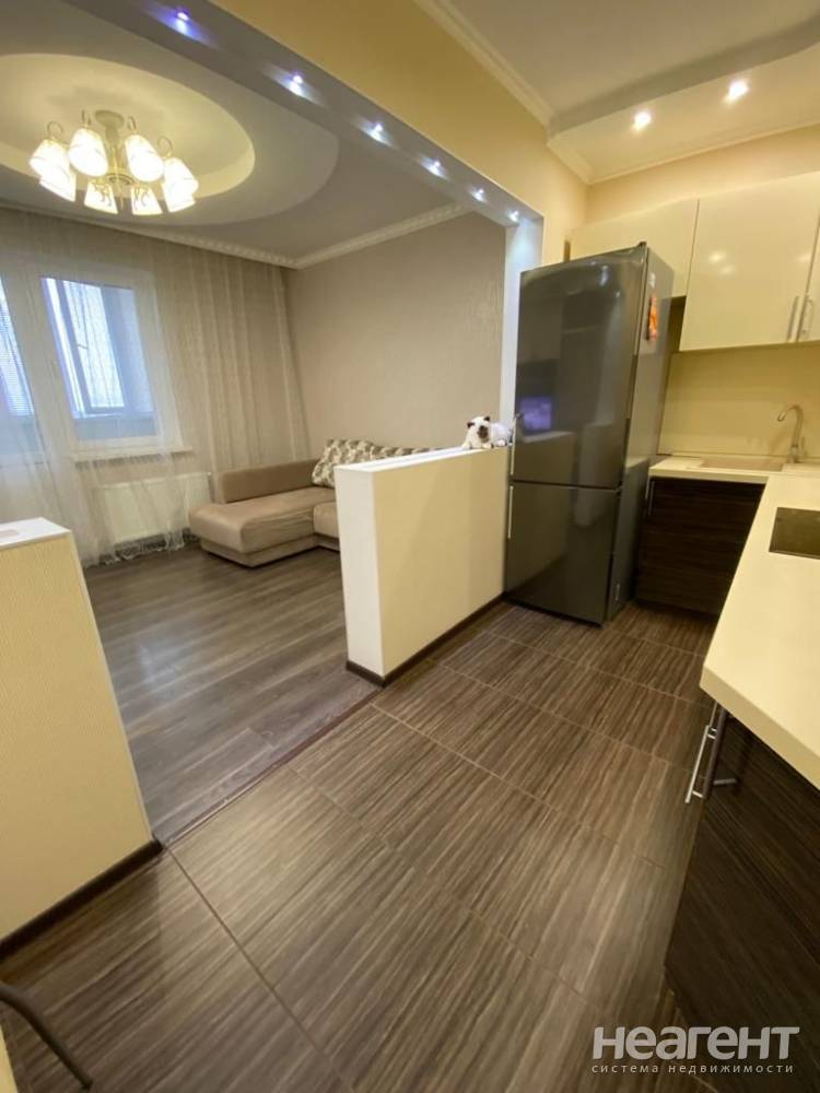 Продается 1-комнатная квартира, 37 м²