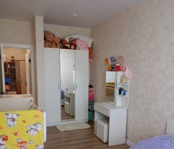 Продается 1-комнатная квартира, 71 м²