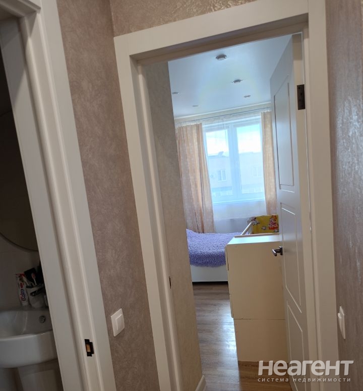 Продается 1-комнатная квартира, 71 м²