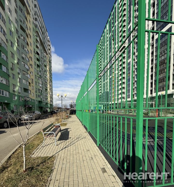 Продается 1-комнатная квартира, 37,8 м²