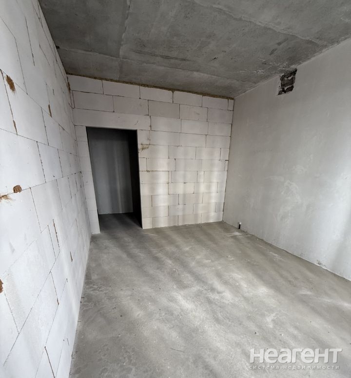 Продается 1-комнатная квартира, 37,8 м²