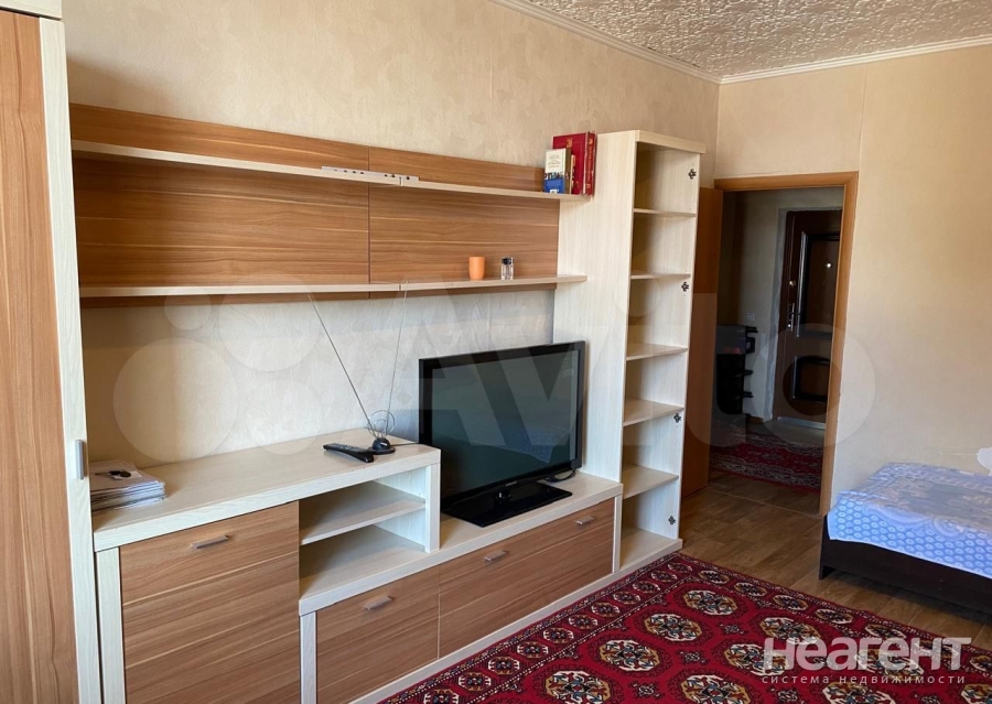 Продается 1-комнатная квартира, 42 м²