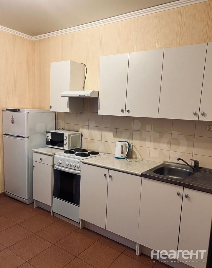 Сдается 1-комнатная квартира, 40 м²