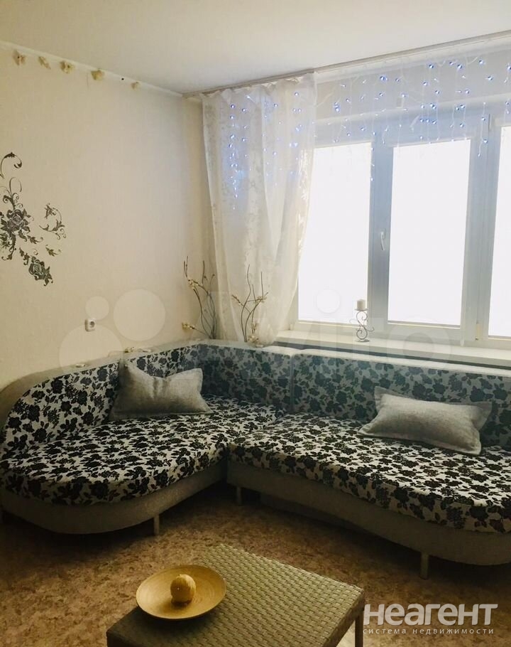 Продается 1-комнатная квартира, 38 м²