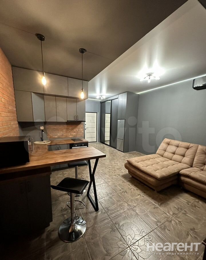 Продается 1-комнатная квартира, 45 м²