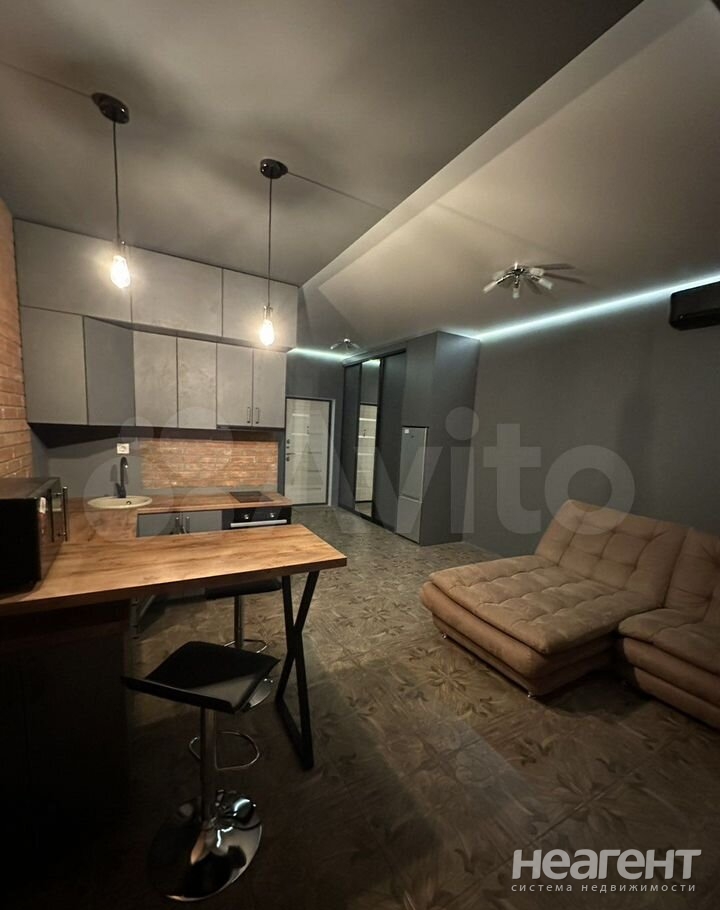 Продается 1-комнатная квартира, 45 м²