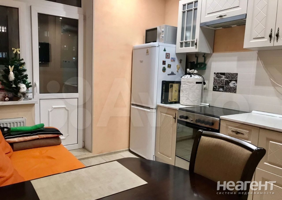 Продается 1-комнатная квартира, 38 м²