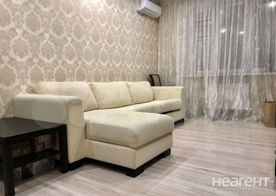 Продается 1-комнатная квартира, 38 м²