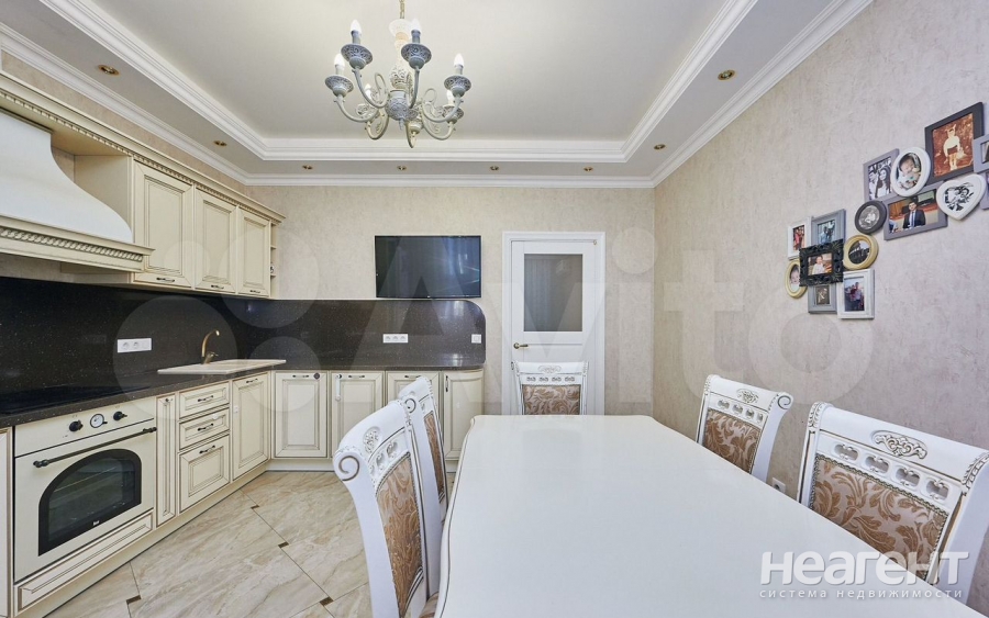 Продается 3-х комнатная квартира, 106 м²