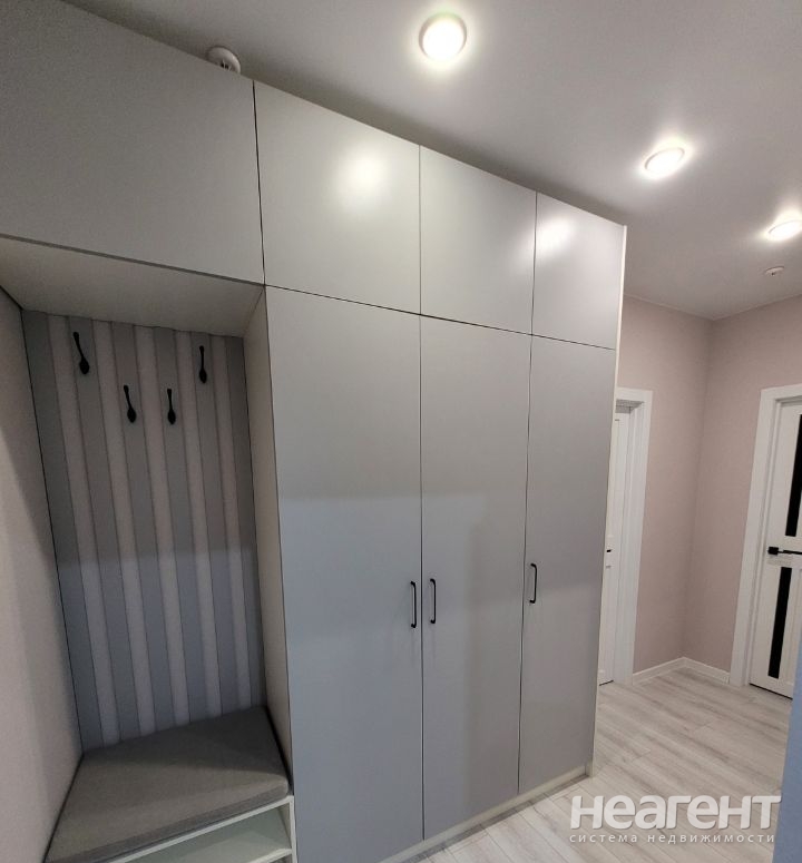 Сдается 1-комнатная квартира, 42 м²