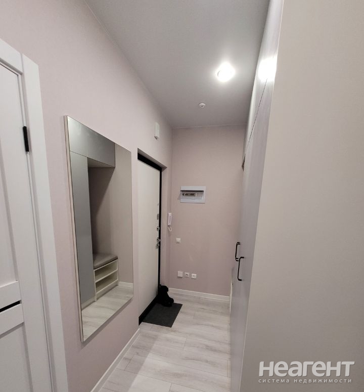 Сдается 1-комнатная квартира, 42 м²