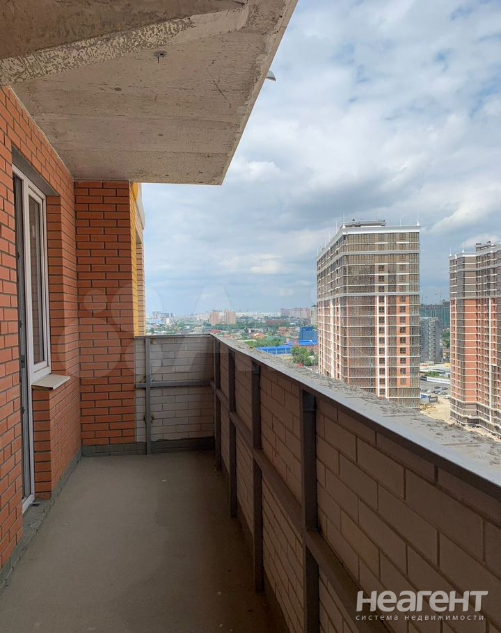 Продается 1-комнатная квартира, 38 м²