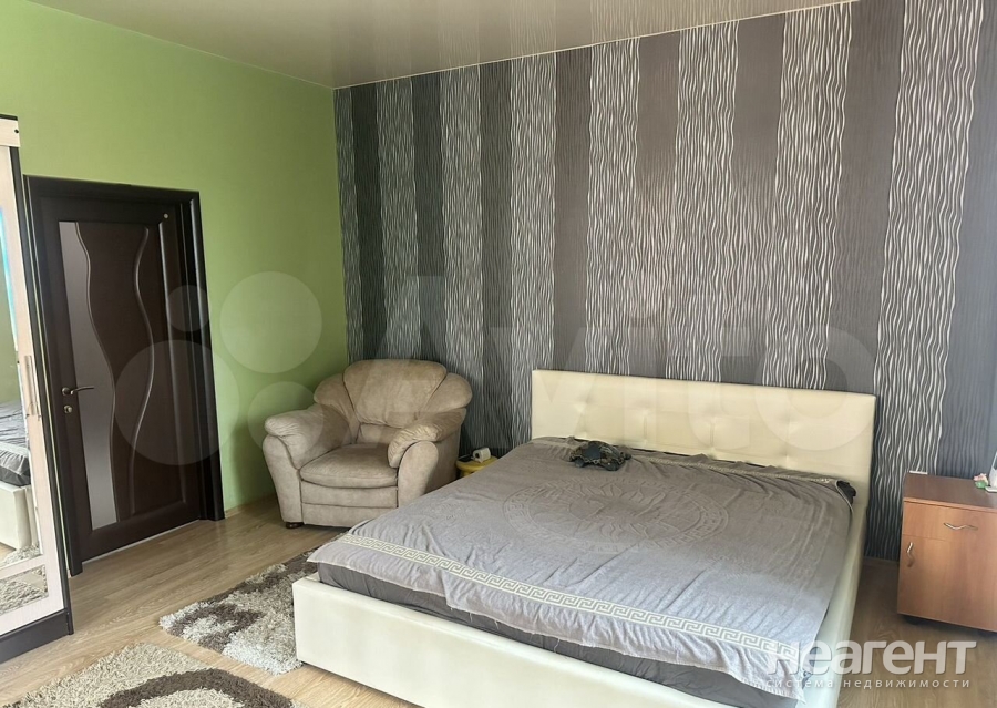 Продается 1-комнатная квартира, 54 м²