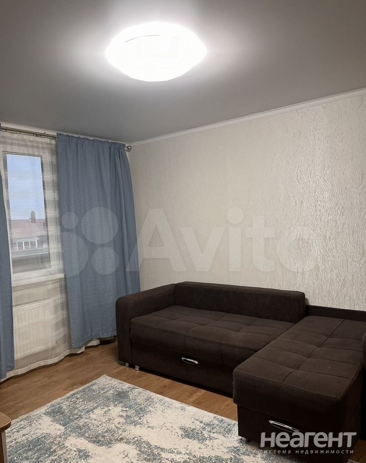 Продается 1-комнатная квартира, 37 м²