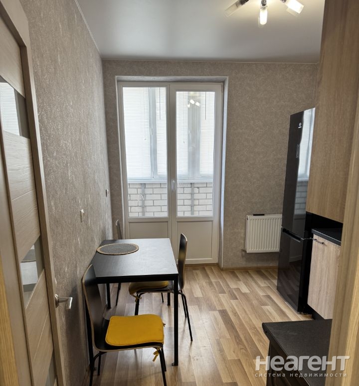 Сдается 1-комнатная квартира, 38 м²