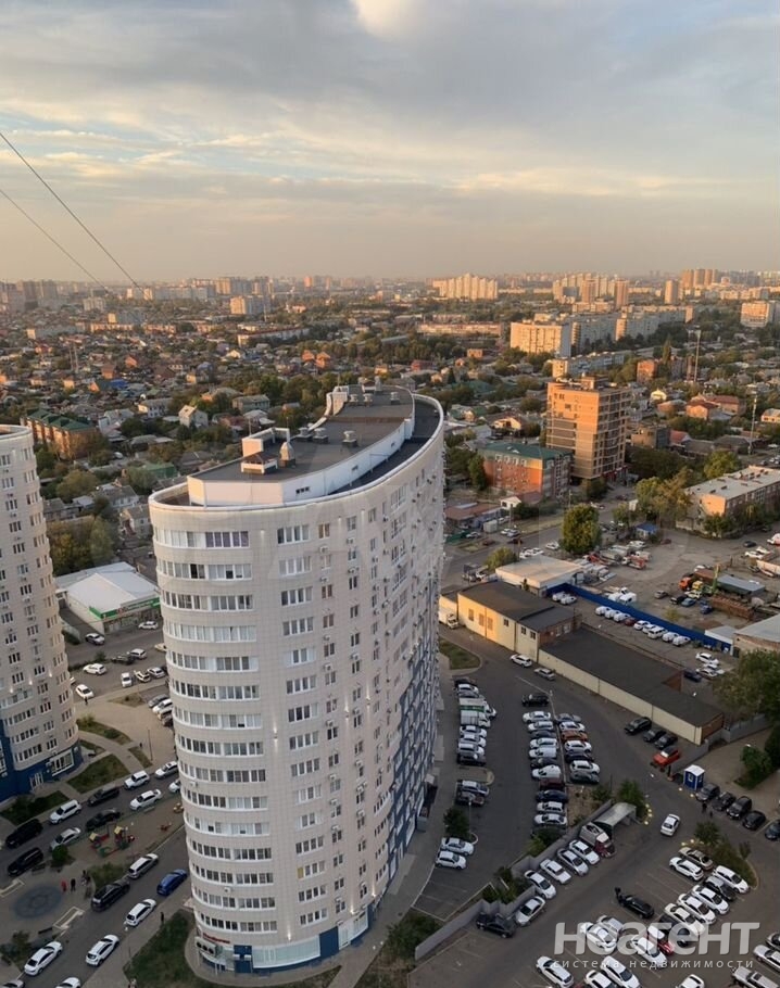 Продается 1-комнатная квартира, 51,9 м²